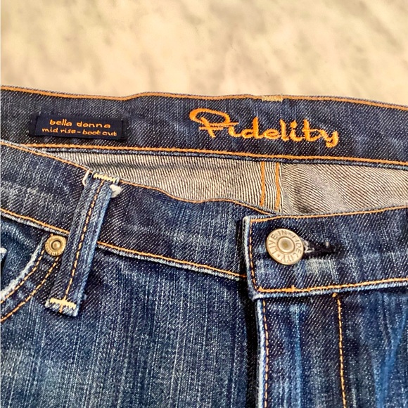 Women’s pidelity waist size 30 inseam 36 JEANS sooooo cuttteeee - Picture 3 of 3